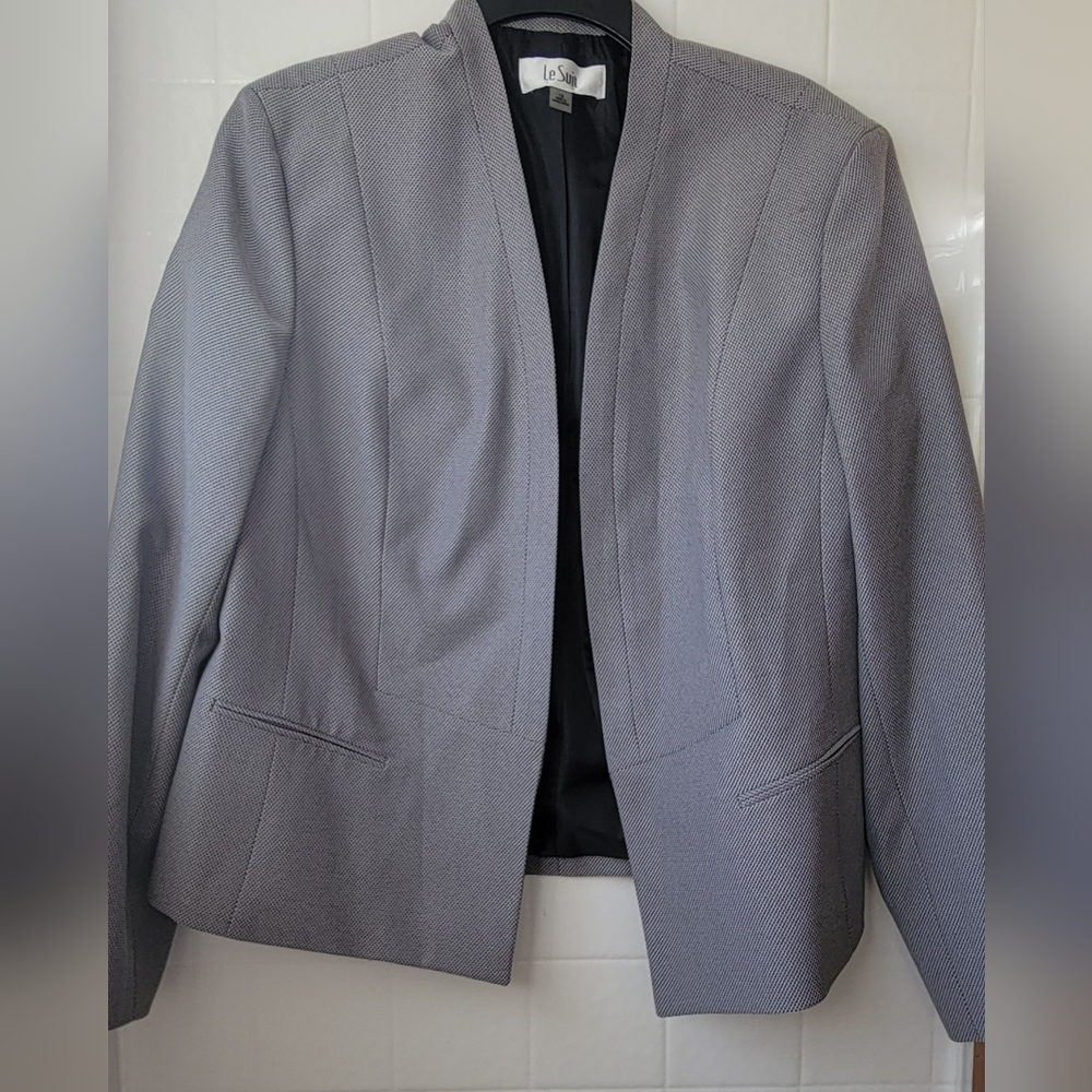 Le Suit 2pc Women's Gray Blazer Jacket & Skirt